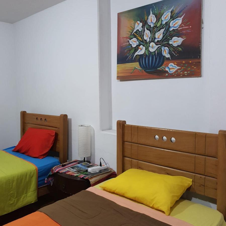 Lima Airport Hostel With Free Airport Pick Up Екстер'єр фото