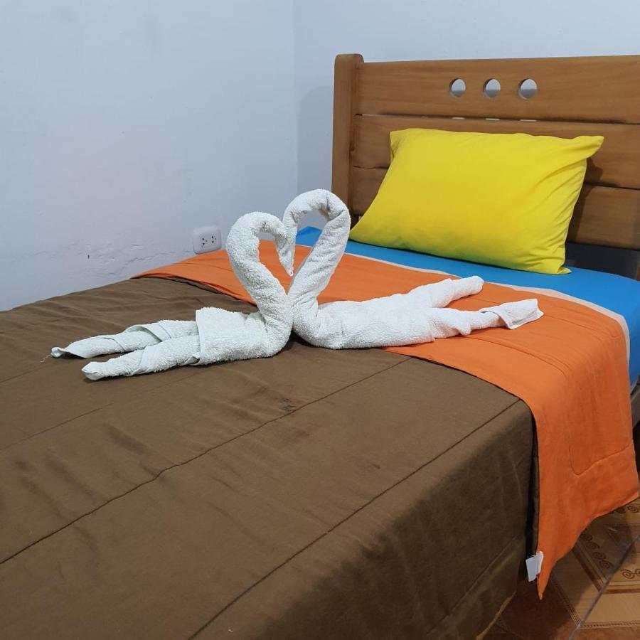 Lima Airport Hostel With Free Airport Pick Up Екстер'єр фото